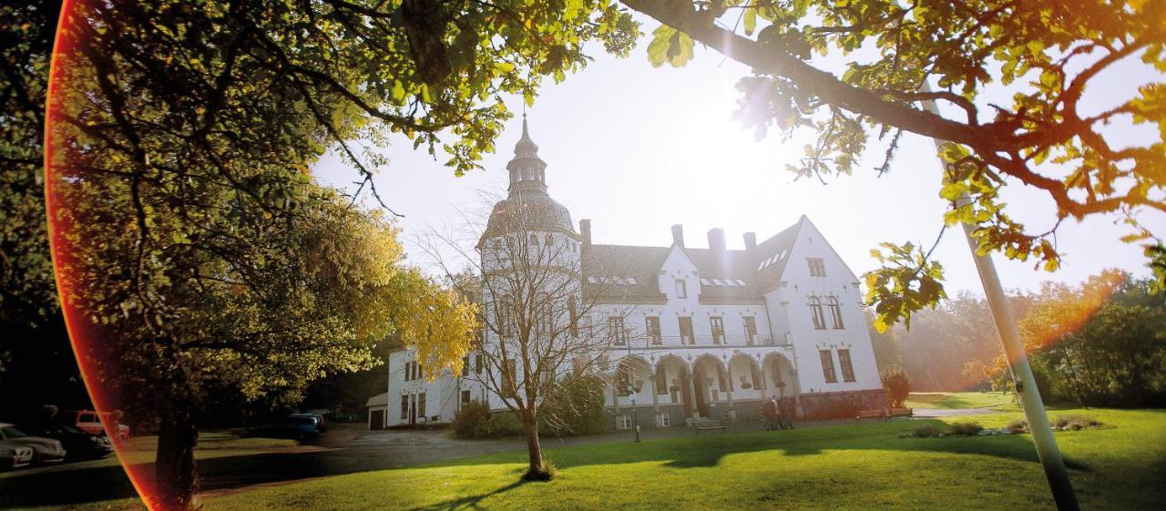 Hellidens Slott Hotel Tidaholm Exterior photo